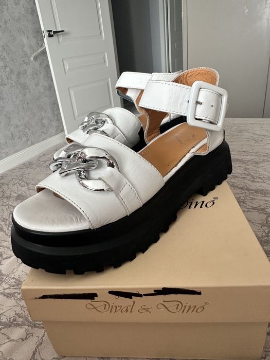 Босоножки 37 размер новые