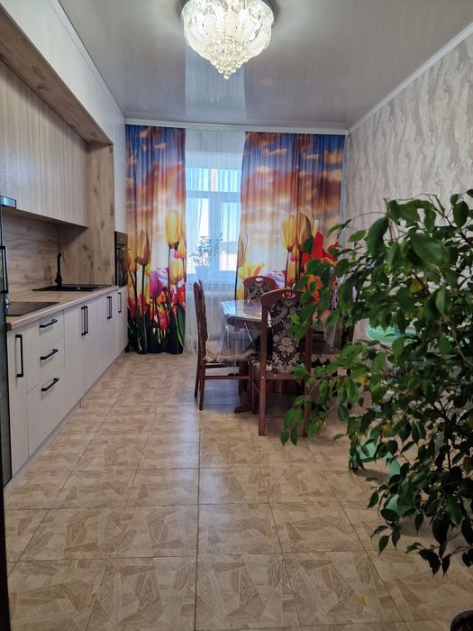 Продам стол и стулья