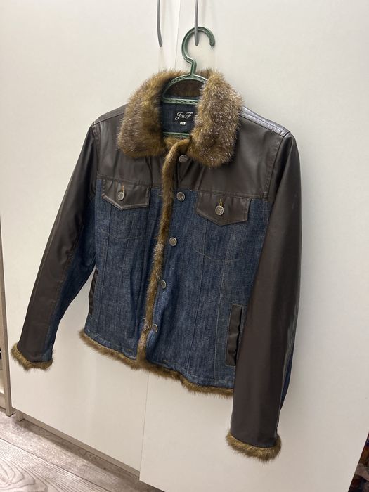 2 куртки за 4 000 тенге