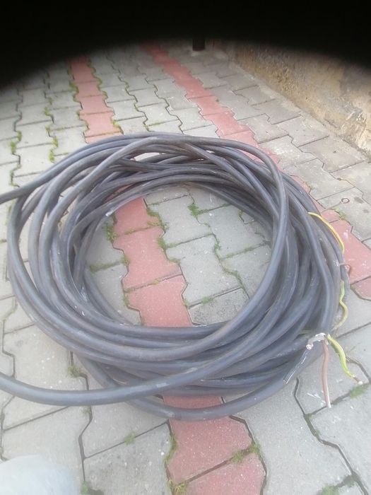 Cablu electric 4x6 mm secțiune plină izolație pvc  40 m