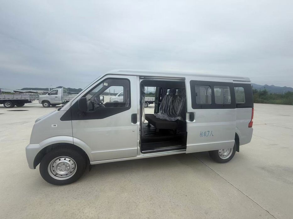 Микроавтобус-минивэн Донгфенг. Новый