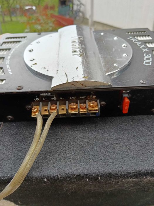 subwoofer auto cu statie si condensator