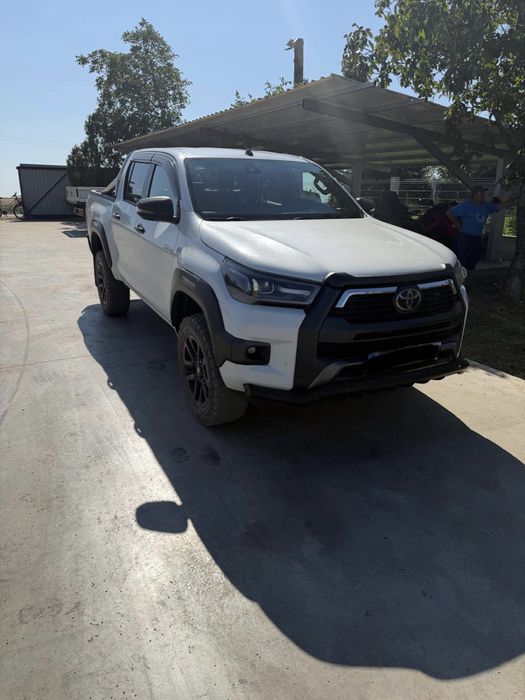 TOYOTA Hilux 2021 — imagine 2