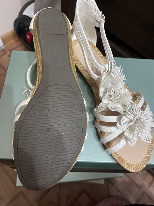 Продаю сандали хорошего качества.