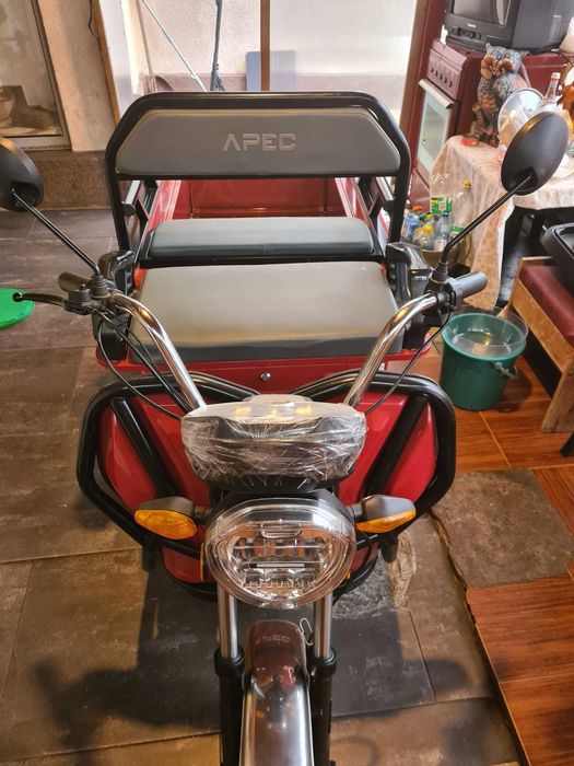 Vand triciclu electric