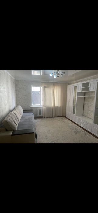 Белый шкаф и диван продается