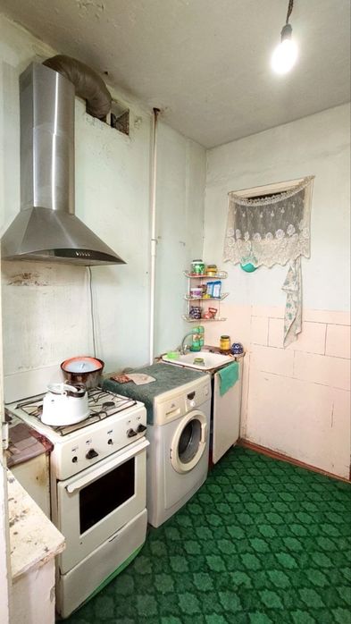 Qoraqamich Tansiqboev 4 2/5/5 balkon 2/6 srochno sotiladi