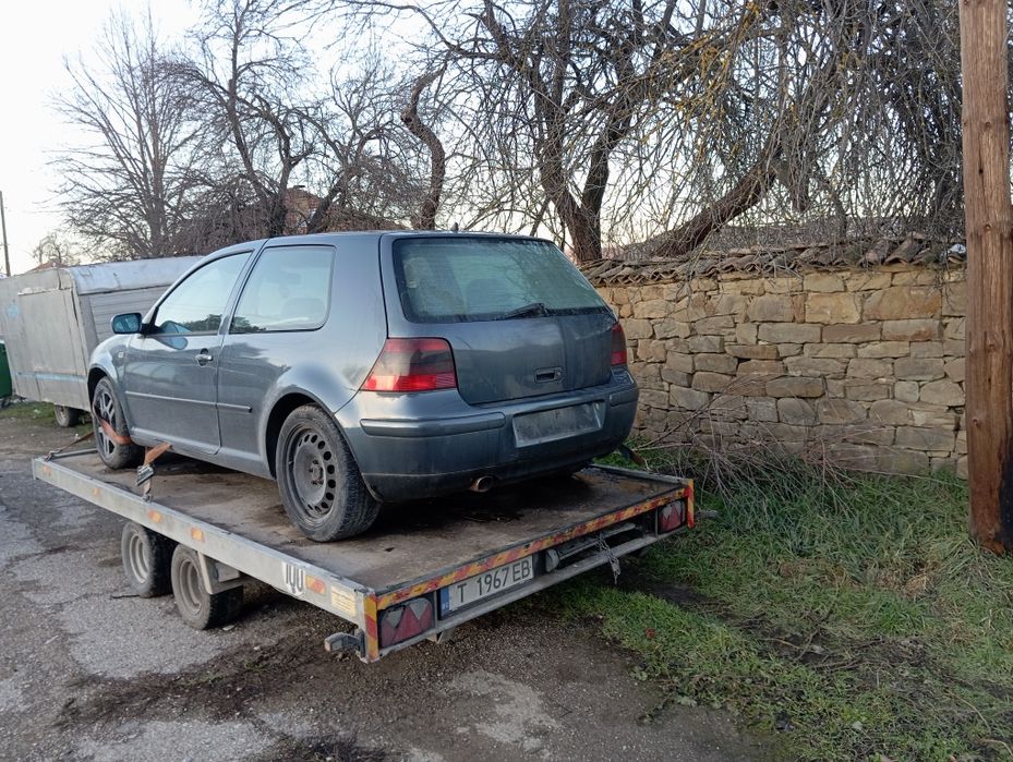 Продавам Голф 4 1.9 116 6 скорости На Части