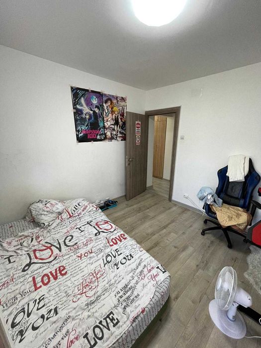 Apartament 3 camere de vânzare