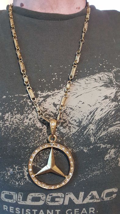 vînd lănțișor cu pandativ mercedes