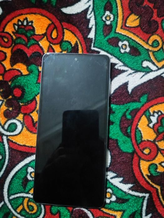 Samsung A73 telefon tinniq xolatta