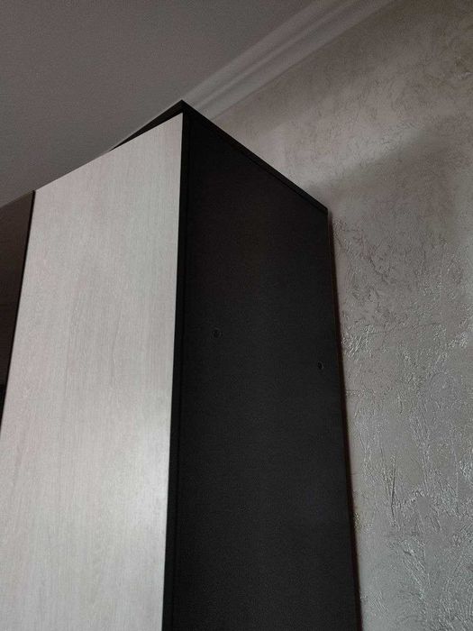 Продам плательно-вещевой шкаф