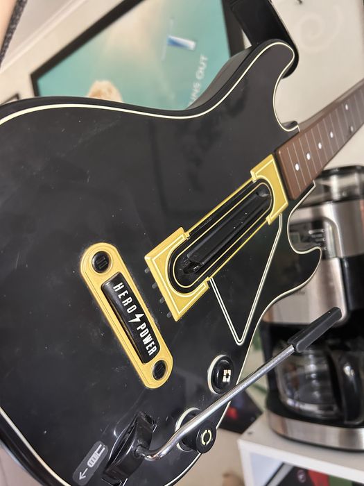 Контроллер-гитара Guitar Hero Live (PS4)