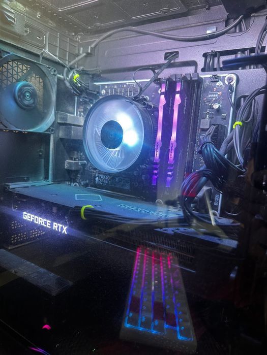 Продава се геймърски комптър