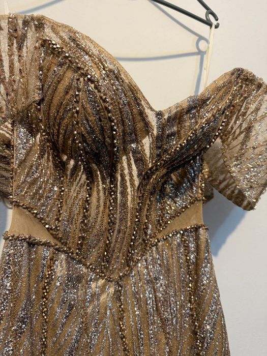 Vand rochie de ocazie