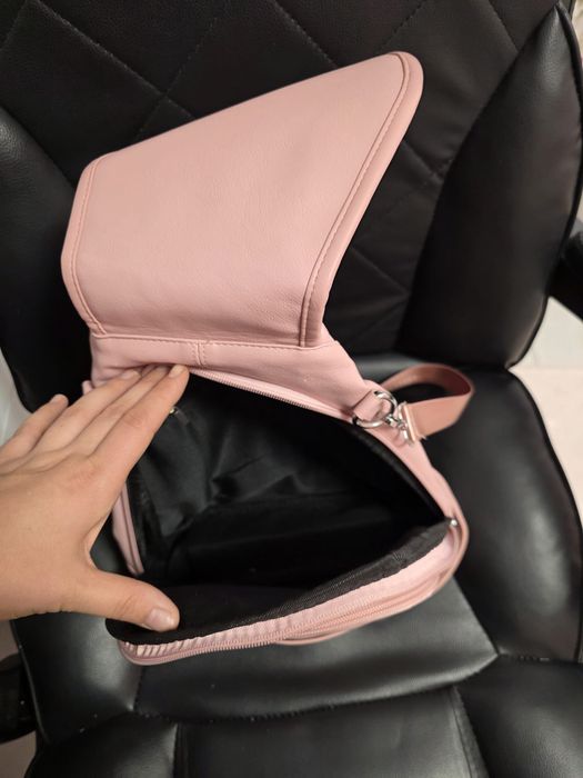 Нова дамска чанта - раница