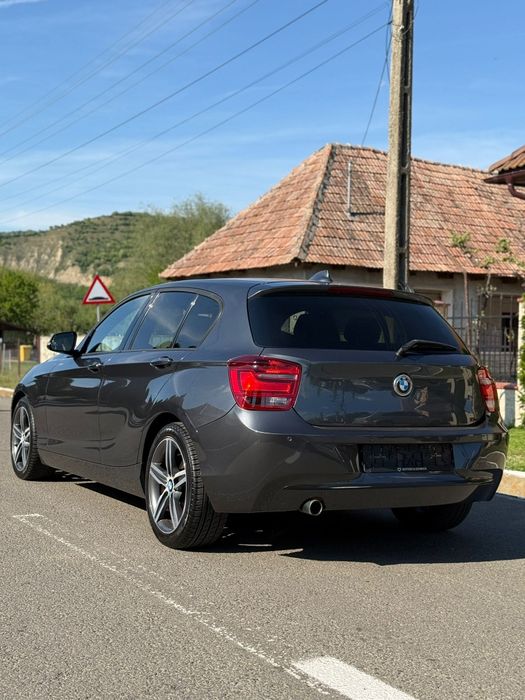 Vând Bmw 118D Trapa Bi-Xenon Sport-Line