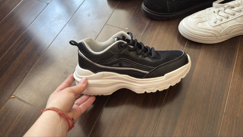 Обувь 3000тг пара