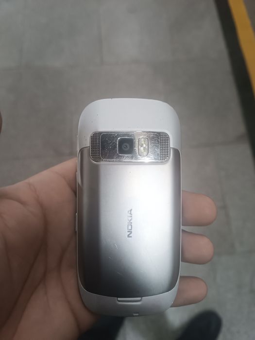 Nokia c7-00 sotiladi