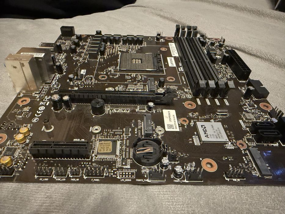 Материнская плата