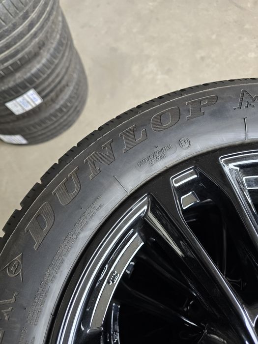 4 Броя 215/60/17 Dunlop 2x8,2mm 2x6mm 24dot