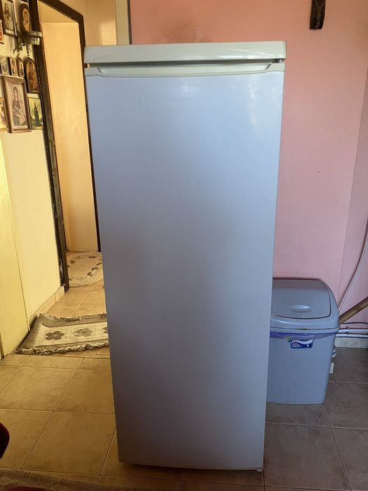 Продавам хладилник