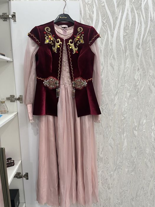 Платье розовое в пол органза