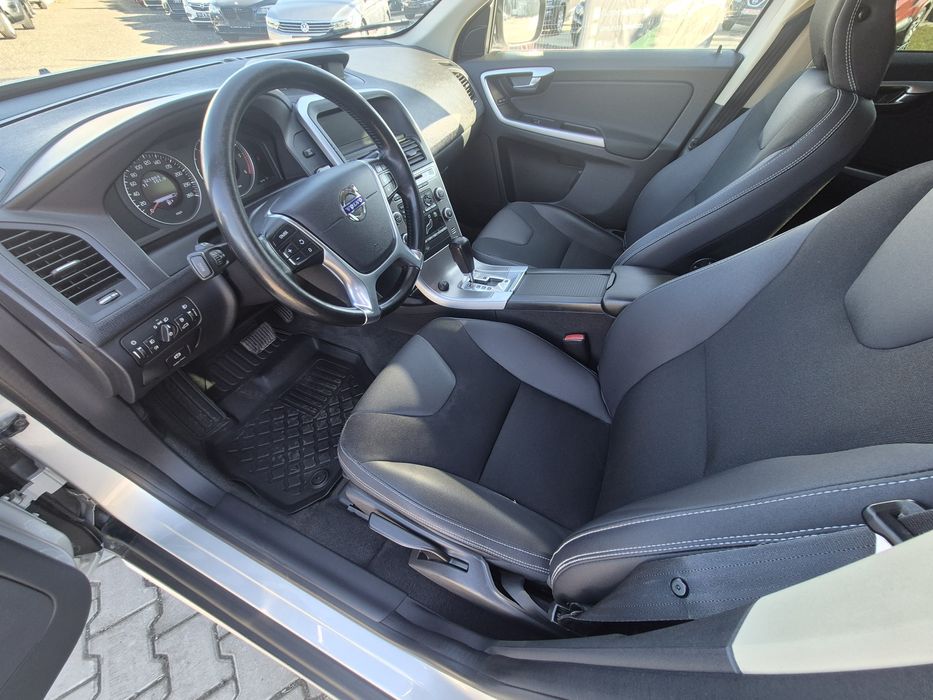 VOLVO XC 60 / 2.4 D / Cutie Automata / 4X4 / Finantare / Garantie