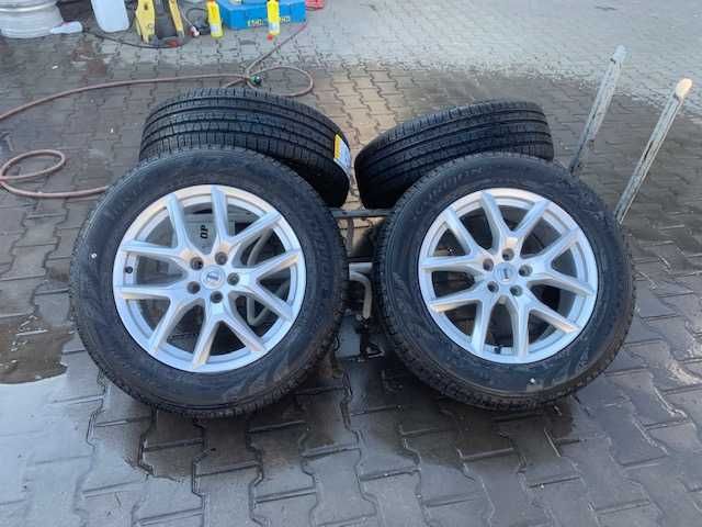 Jante Volvo XC60 Anvelope All Season Noi Pirelli 235 60 18