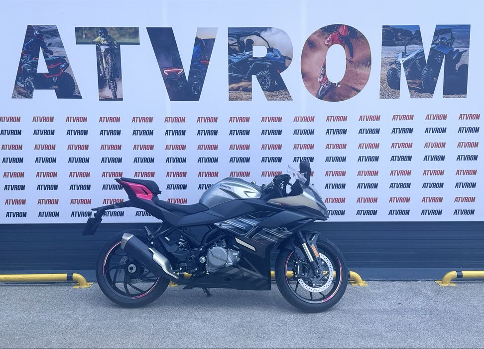 Motocicleta CFMOTO 300SR ABS '26