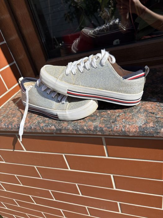 Tenisi dama Tommy Hilfiger!