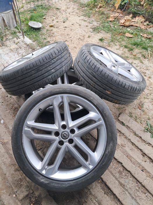 Roți de vară Opel 225/45zr19 98W