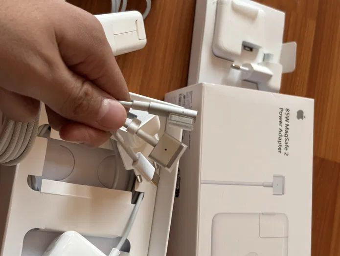 от MacBook 85W - зарядка, блок питания, щнур макбука