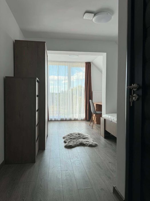 Camere cu băi private și apartament de închiriat în 7 Noiembrie, la 10 minute de UMF