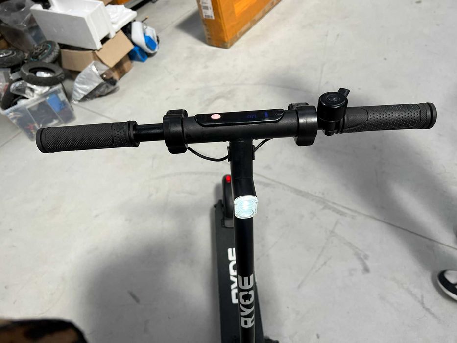 Trotinetă electrică pliabilă RYDE 8" 300 Skywalk, stare buna, viteza maxima 25km/h