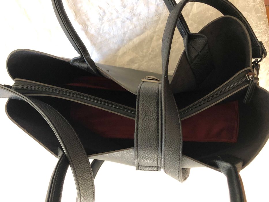 Дамска черна кожена чанта