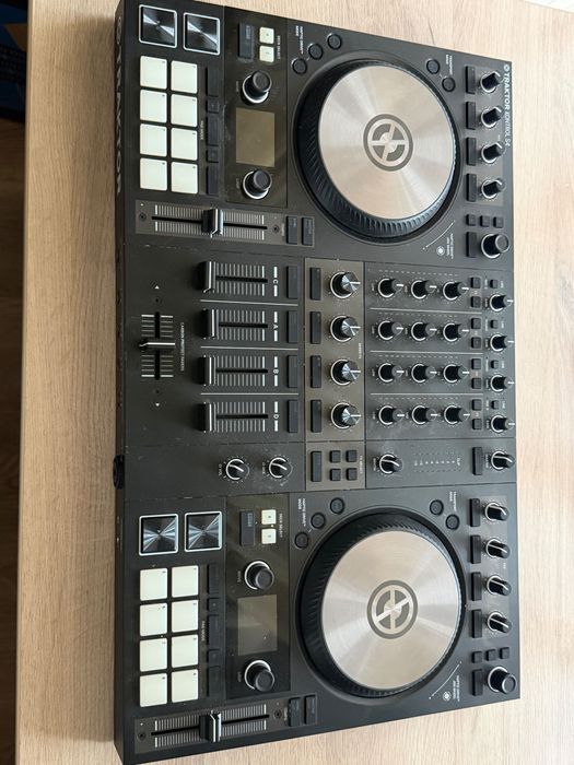 Traktor Kontrol S4 MK3