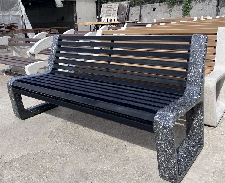 Скамейки мрамор урны