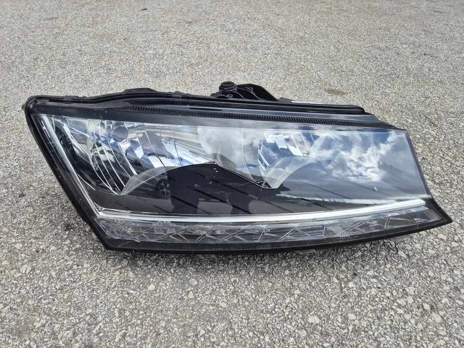Десен фар Шкода Фабия 3 Skoda Fabia Face