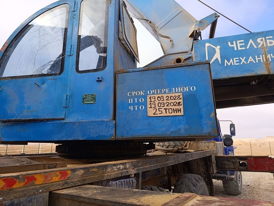 Продаётся автокран Урал вездеход