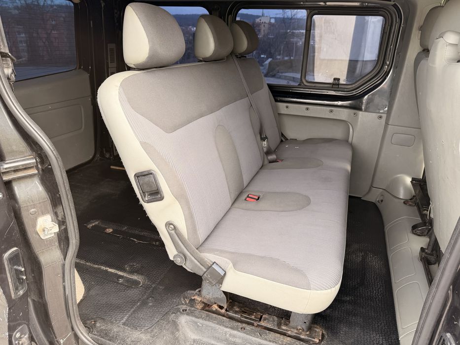 Opel vivaro 2.5 Diesel 8+1
