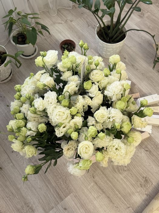 Букет из лизиантусов