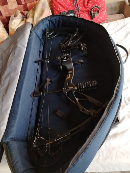 Продавам лък компаунд