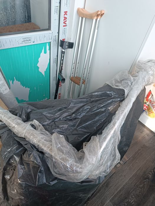 Продаются поручень  для ванной угловой