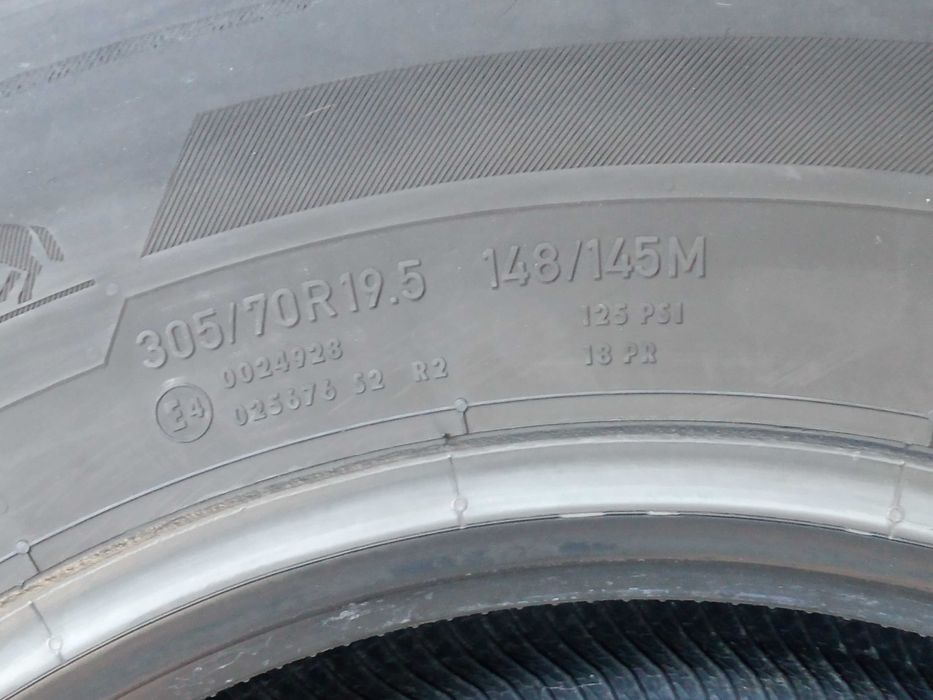 1 тежкотоварна гума 305/70R19.5 Continental Hybrid HS3 148/145M 18PR