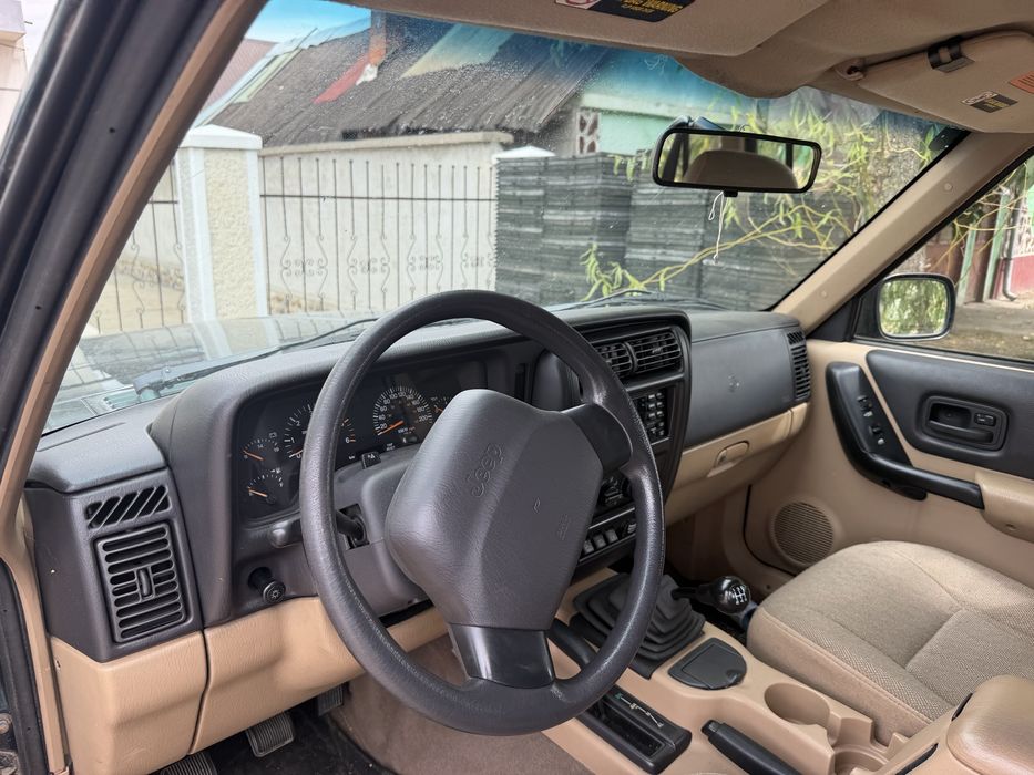 Jeep Cherokee XJ,2,5D