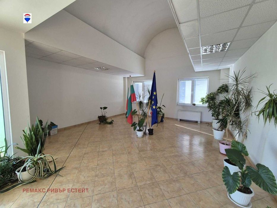 Дава се под наем Офис в Русе, Промишлена зона - Изток - 325 кв.м за 1000 € - Снимка #12