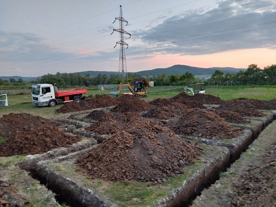 Excavator de inchiriat.    Lucrări cu utilaje,transport basculabil 7.5
