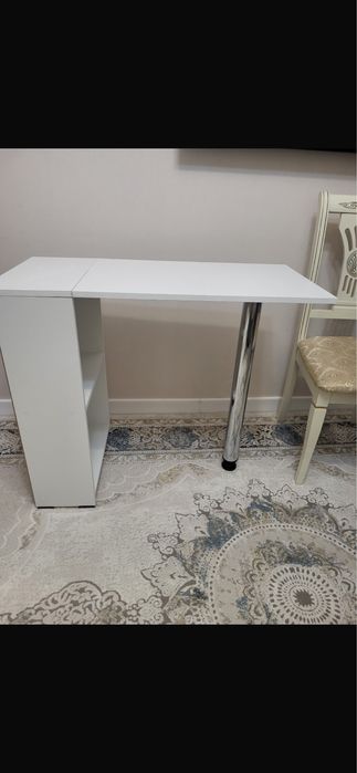 Маникюрный стол новый