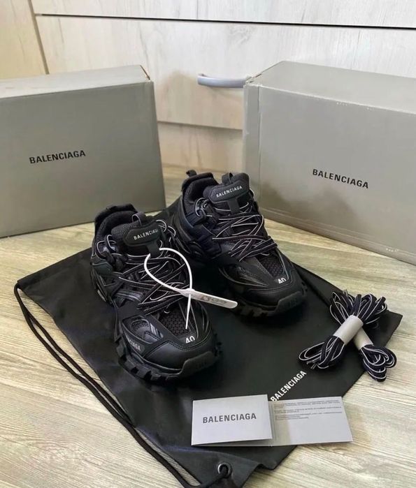 Balenciaga track